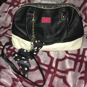 Betsey johnson purse